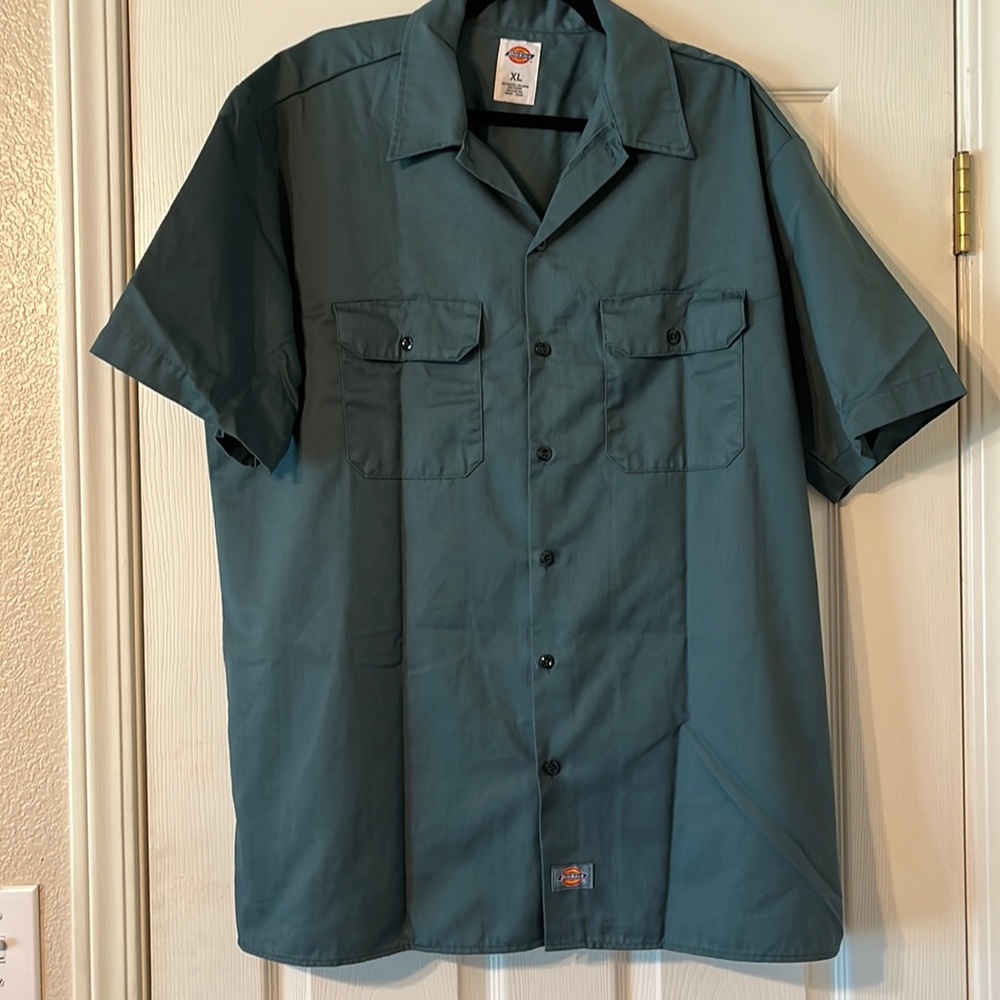 DICKIES GREEN BUTTON DOWN SHIRT SIZE XL